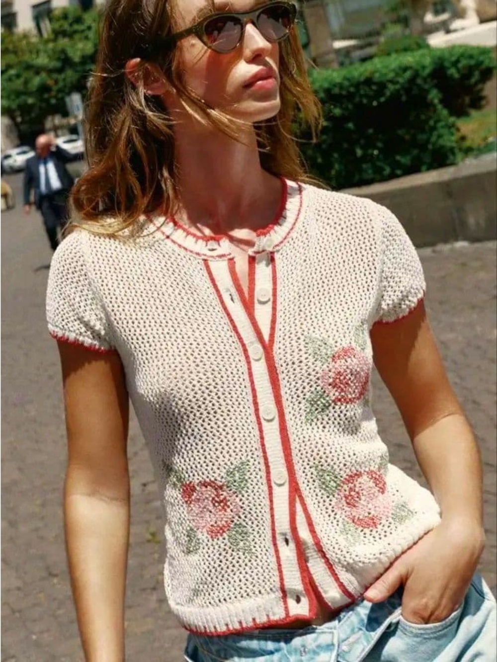 Zara EMBROIDERED FLORAL
CARDIGAN